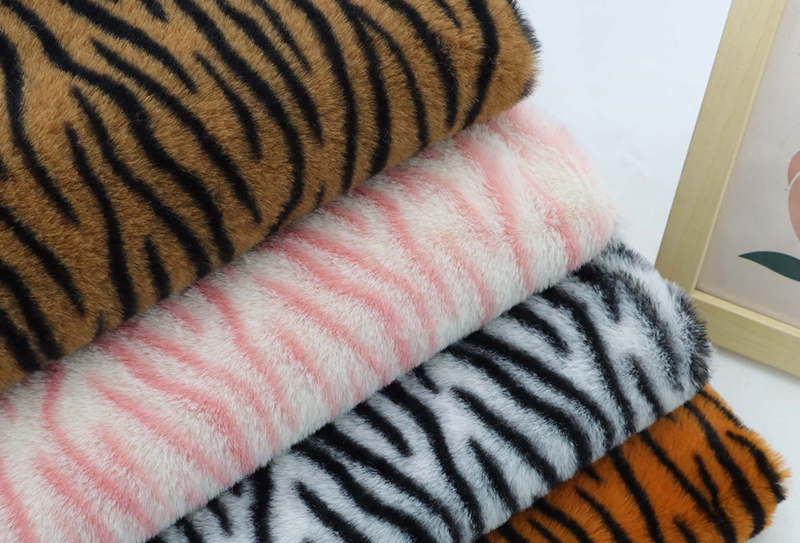 Kain mewah bulu kelinci motif harimau 500mg*160cm